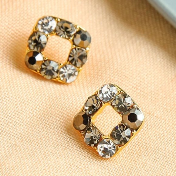 Stunning Smoked Black Crystal Square Earrings - Picture 1 of 4